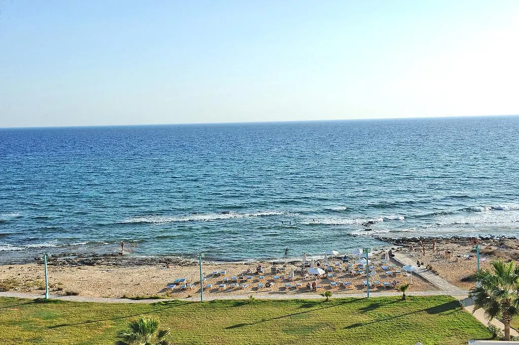 Piere - Anne Beach Hotel Aya Napa