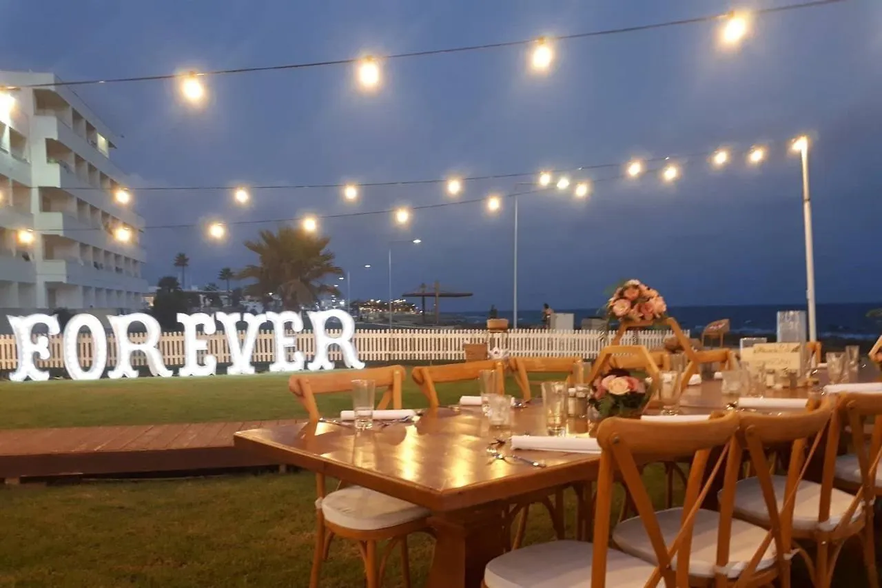 Piere - Anne Beach Hotel Aya Napa
