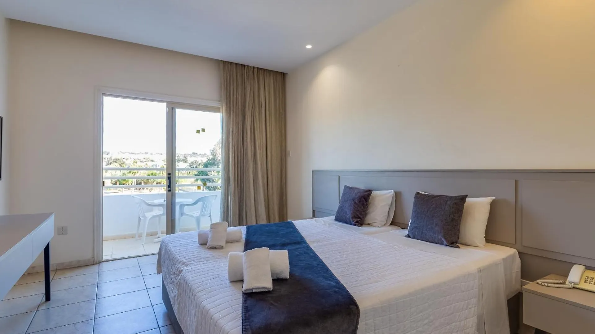Piere - Anne Beach Hotel Aya Napa 3*,