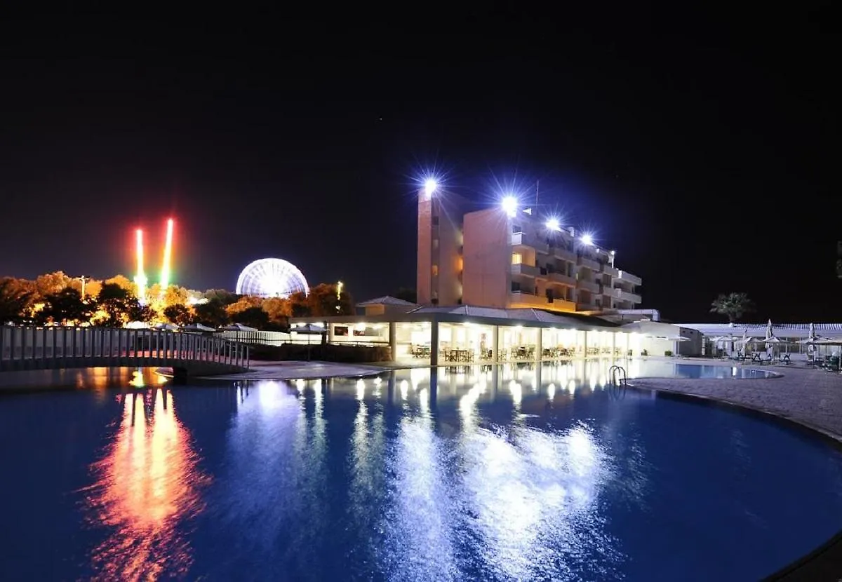 Piere - Anne Beach Hotel 아이아 나파