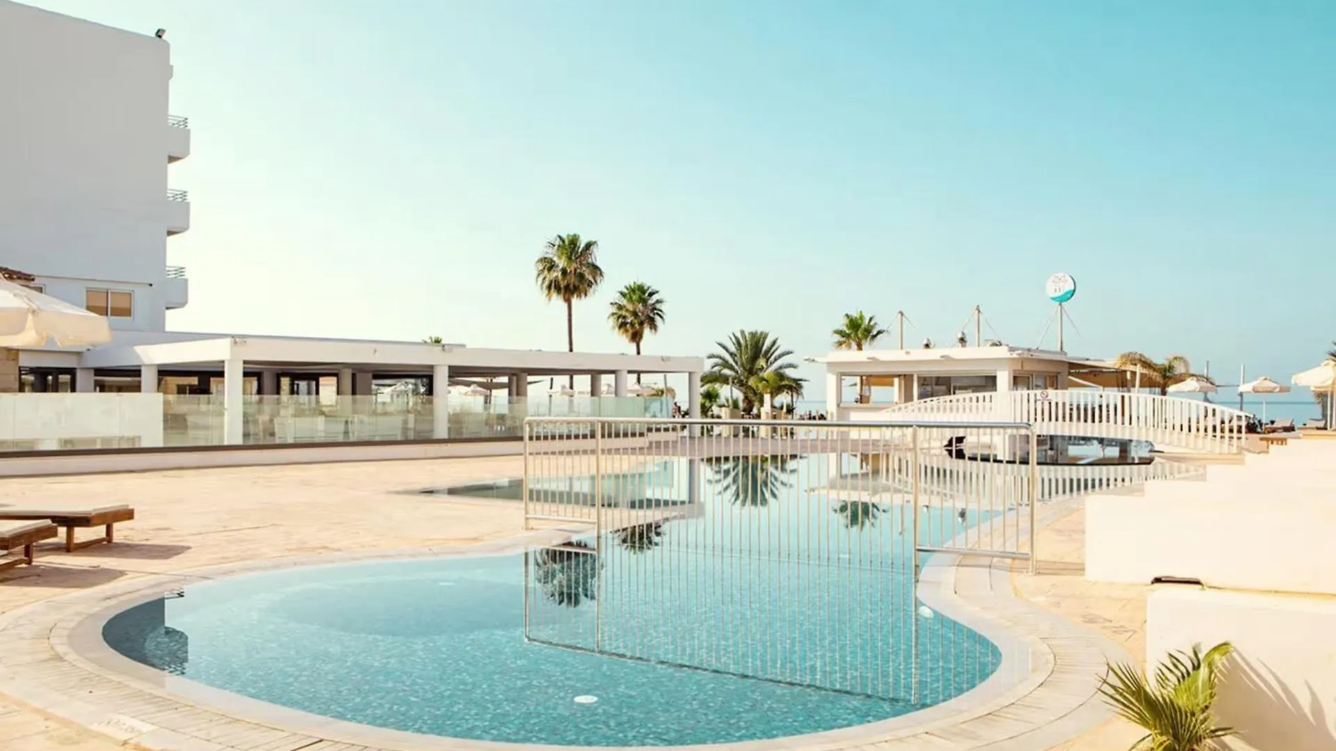איה נאפה Piere - Anne Beach Hotel  איה נאפה