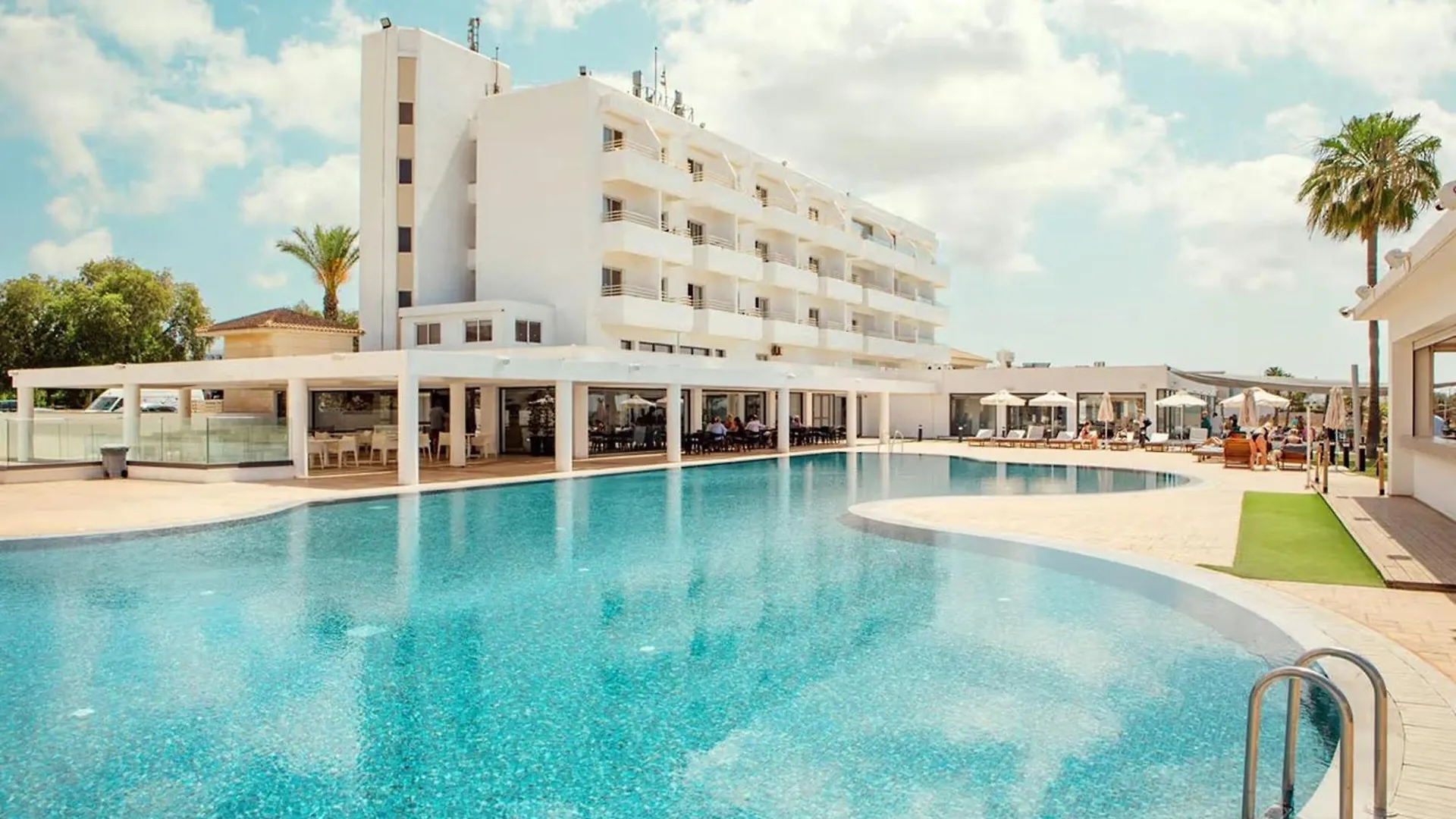 איה נאפה Piere - Anne Beach Hotel